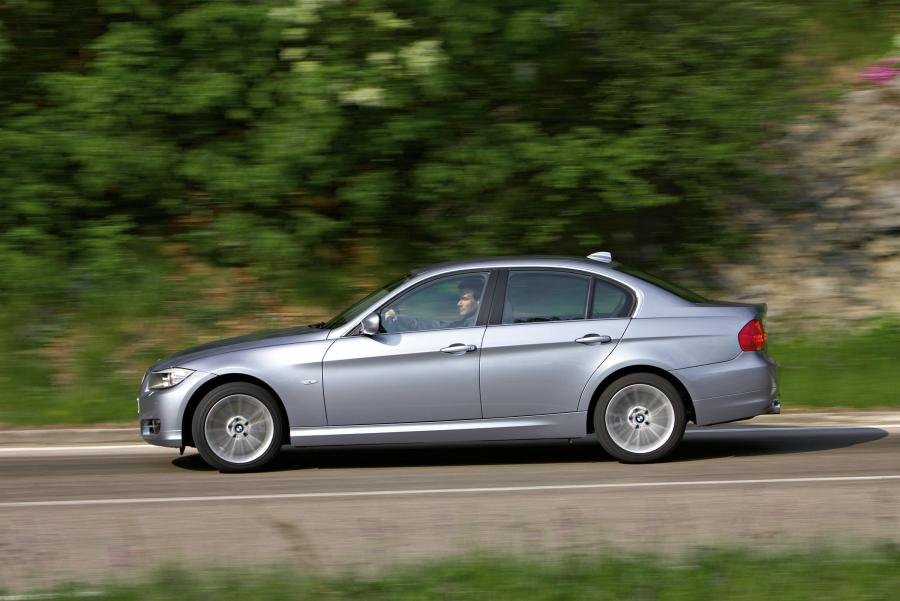  BMW 3-Series 2009 года  (фото 45 из 116)